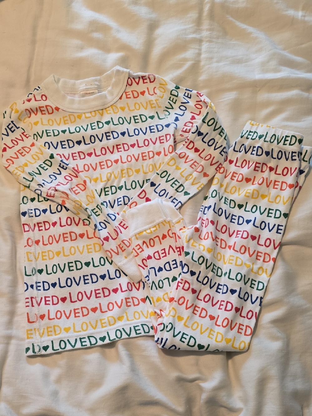 Hanna Andersson White Pajama Set with Multicolor "LOVED" Print
